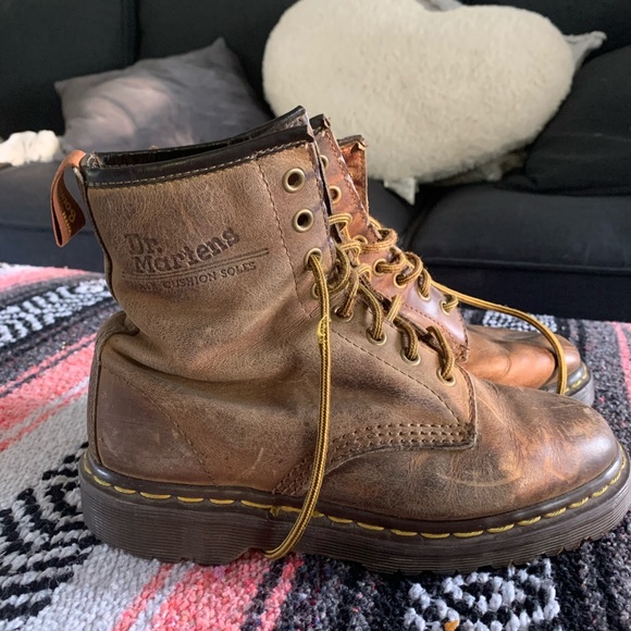 dr martens boots size 4